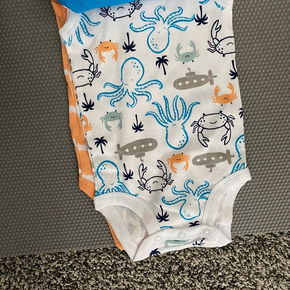 Baby onesies - Picture 3 of 5
